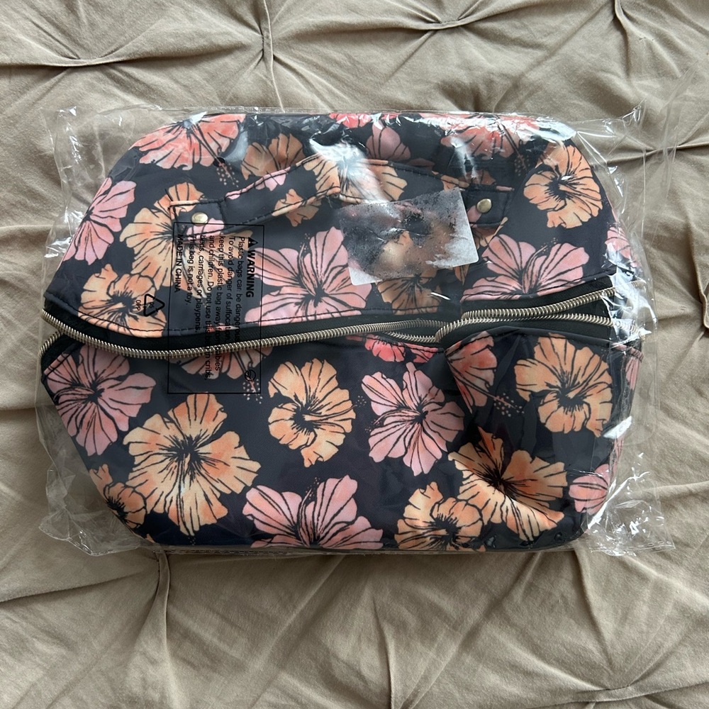AO Women's toiletry makeup bag